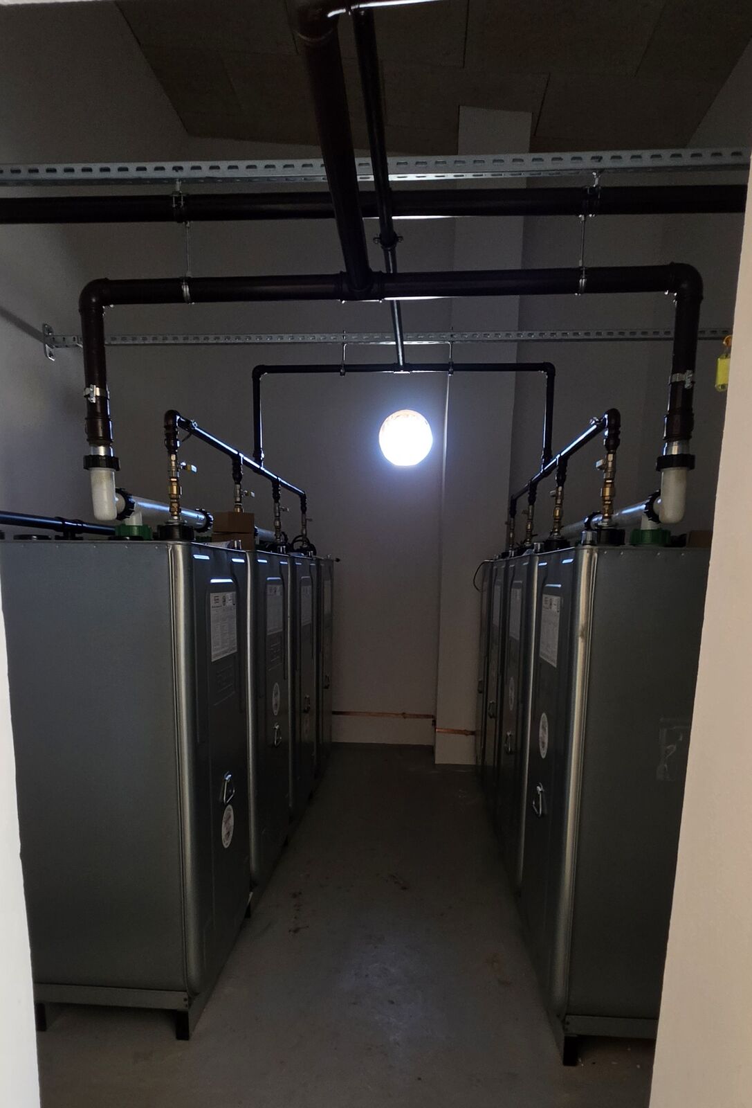 Instalacja zbiorników paliwa zewnętrznych podłączonych do systemu samotankowania